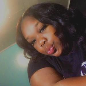 Meet your Posher, Leeann